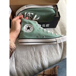 Brand new size 7.5 converse shoes.